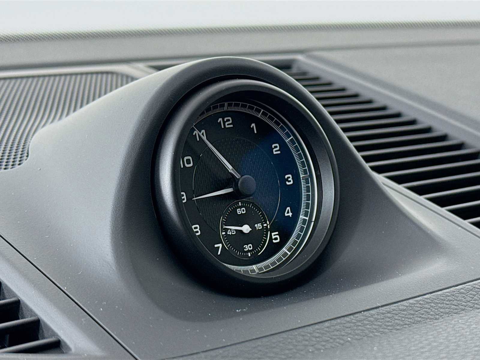 New 2026 Porsche Macan image 17