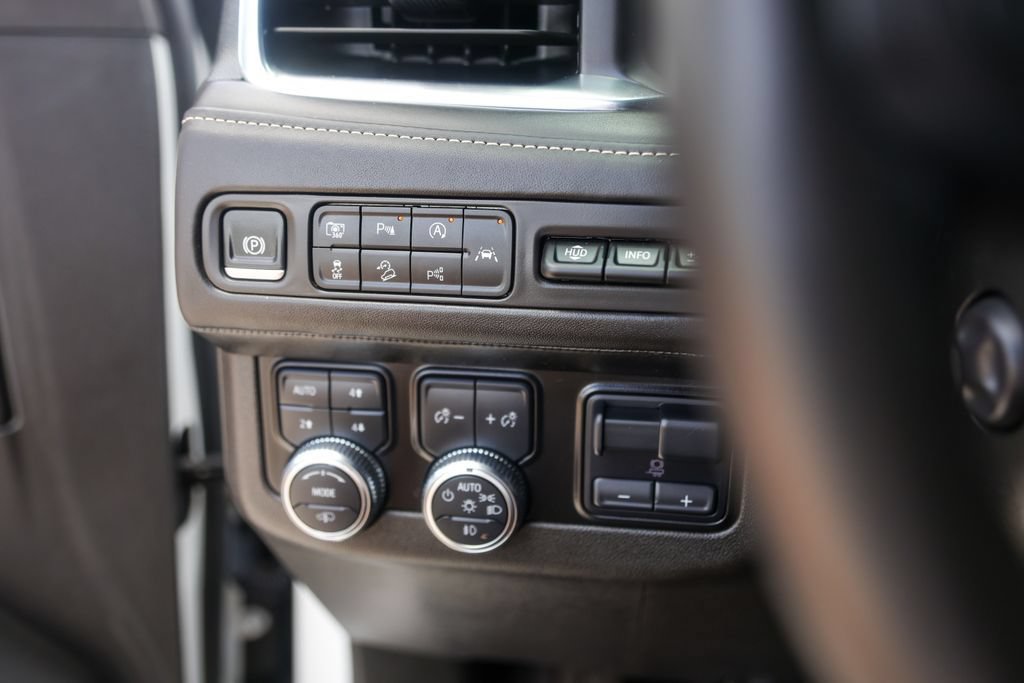 Used 2024 GMC Yukon XL Denali Ultimate AWD/4WD image 14