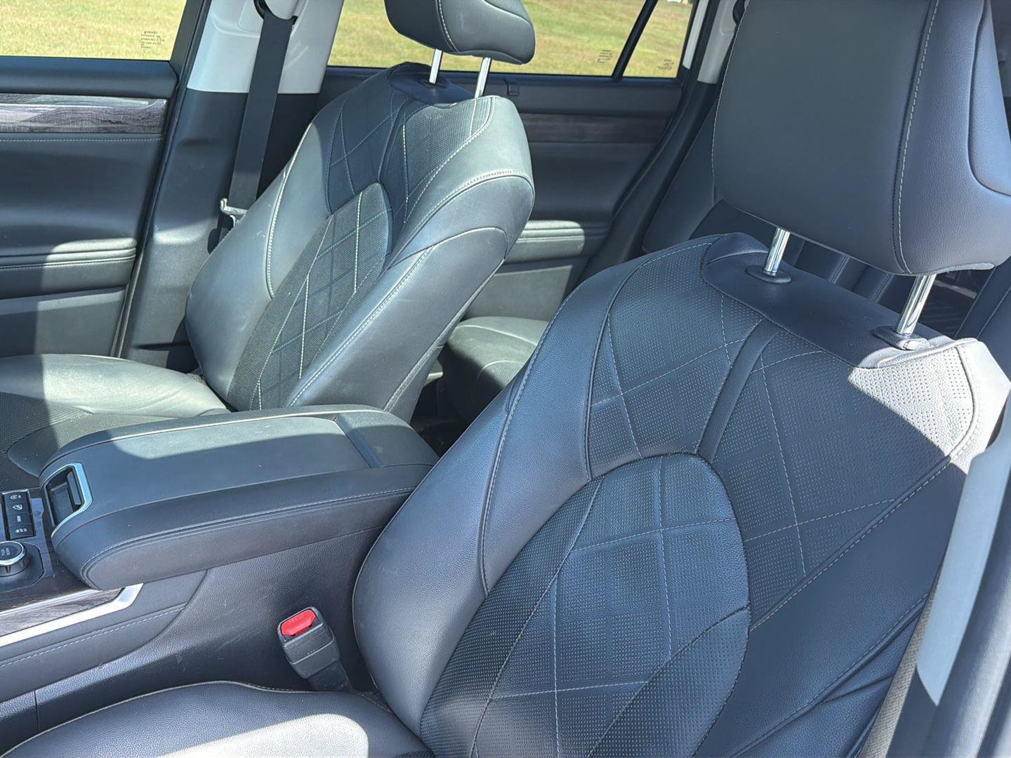 Used 2020 Toyota Highlander Platinum AWD/4WD image 32