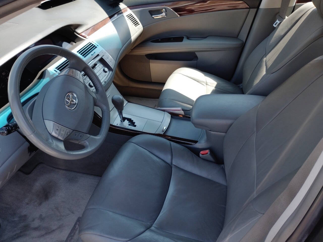 Used 2008 Toyota Avalon Touring FWD image 4