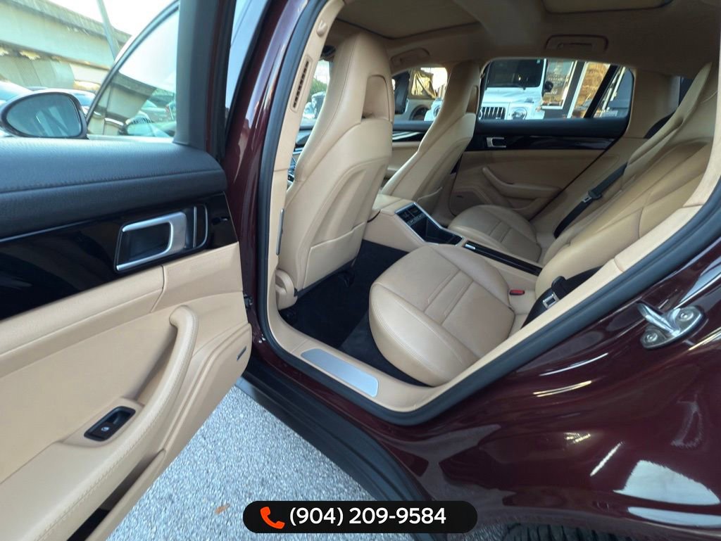 Used 2020 Porsche Panamera 4 image 30