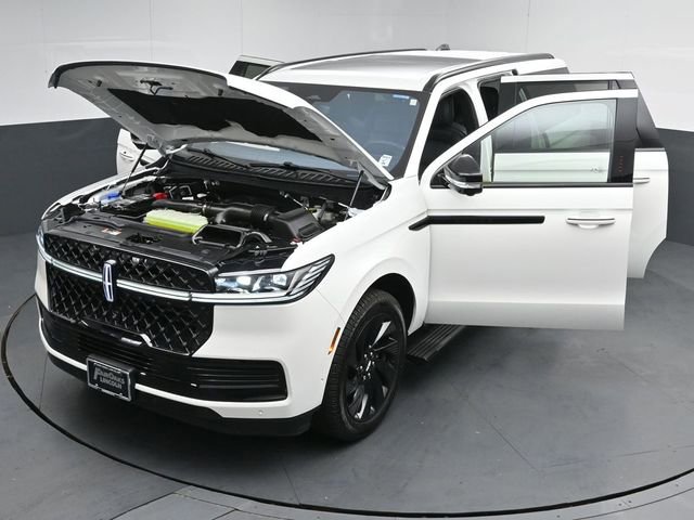 Used 2025 Lincoln Navigator L Reserve w/ Jet Appearance Package image 50