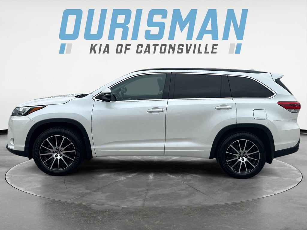 Used 2018 Toyota Highlander SE w/ Protection Package #3 image 3