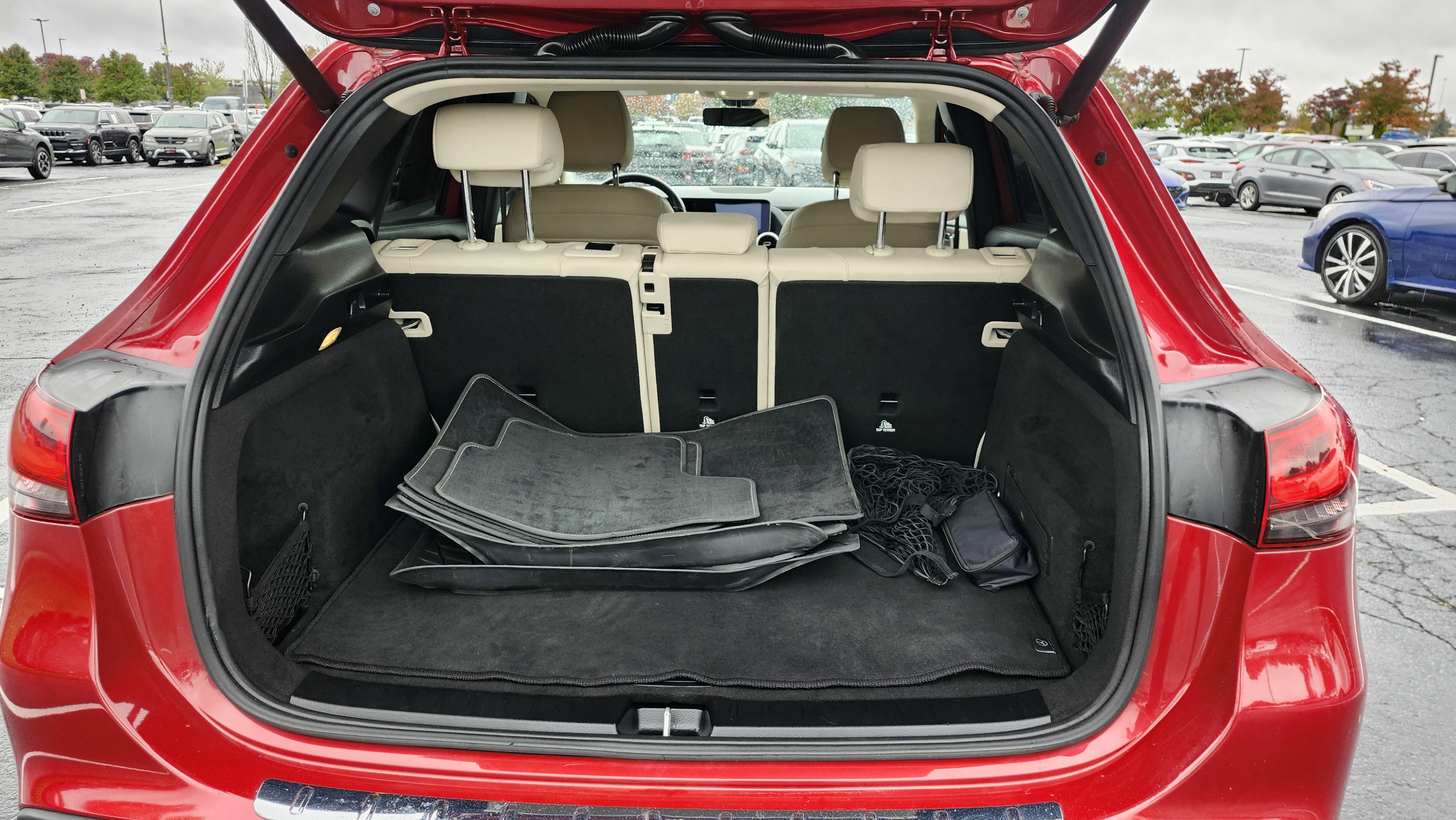 Used 2021 Mercedes-Benz GLA 250 4MATIC w/ Premium Package image 16