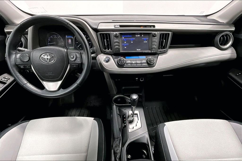 Used 2018 Toyota RAV4 XLE image 18