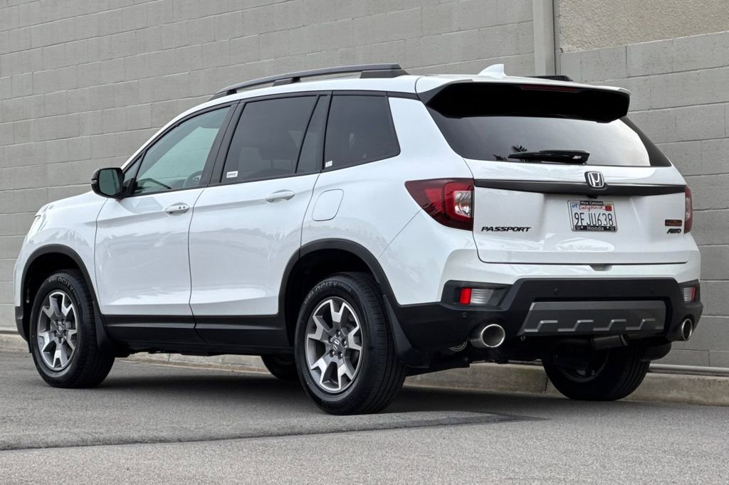 Certified 2023 Honda Passport TrailSport image 3