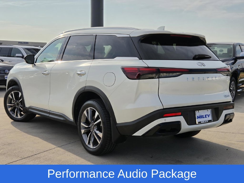 Used 2023 INFINITI QX60 Luxe w/ Vision Package FWD image 3