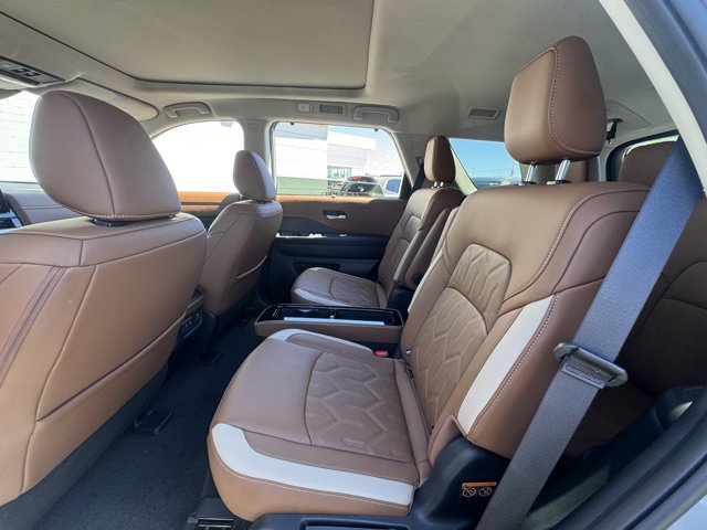 New 2026 Nissan Pathfinder Platinum AWD/4WD image 17