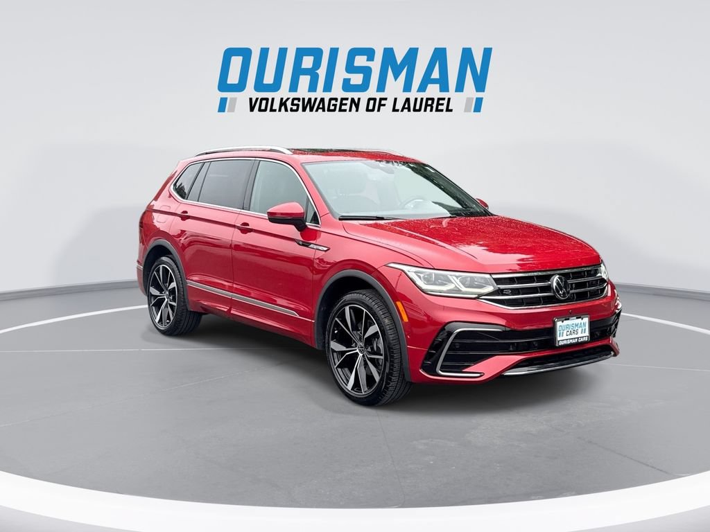 Used 2024 Volkswagen Tiguan SEL R-Line AWD/4WD image 2