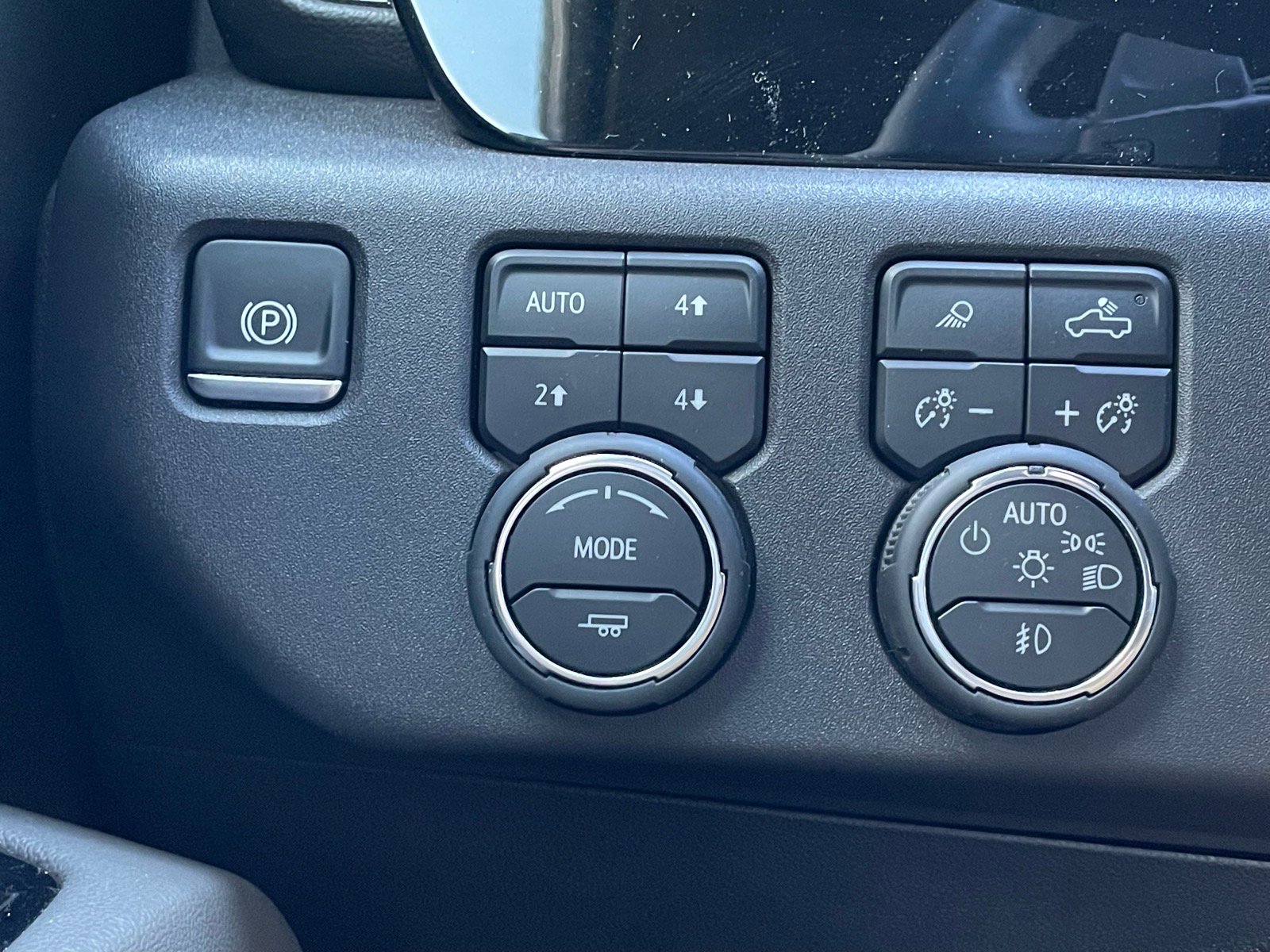 Used 2024 Chevrolet Silverado 1500 ZR2 image 13