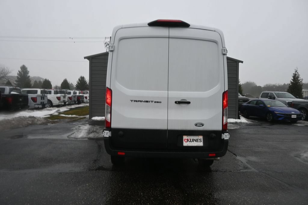 New 2026 Ford Transit 250 148 Medium Roof w/ Load Area Protection Package RWD image 8