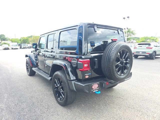 Used 2024 Jeep Wrangler Unlimited Sahara w/ Technology Group AWD/4WD image 4