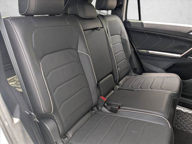Used 2023 Volkswagen Tiguan SEL R-Line AWD/4WD image 22