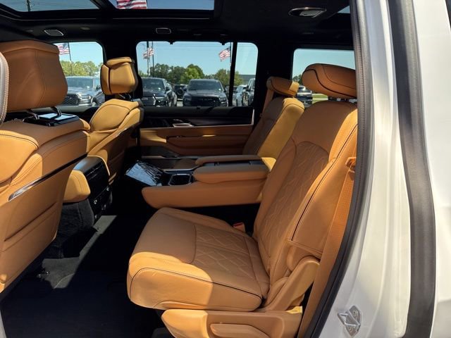 New 2026 Jeep Grand Wagoneer Summit AWD/4WD image 26