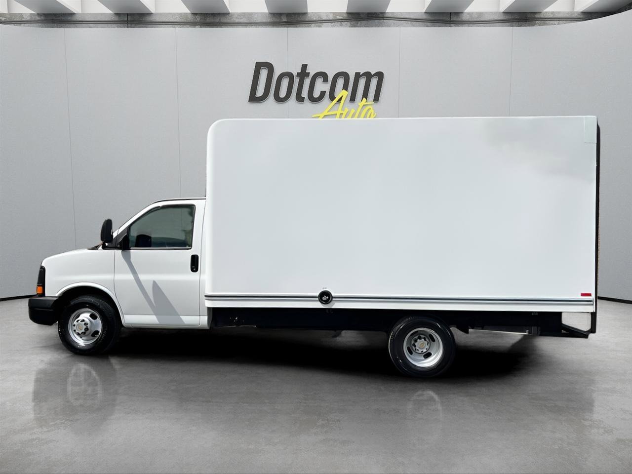 Used 2009 Chevrolet Express 3500 RWD image 4