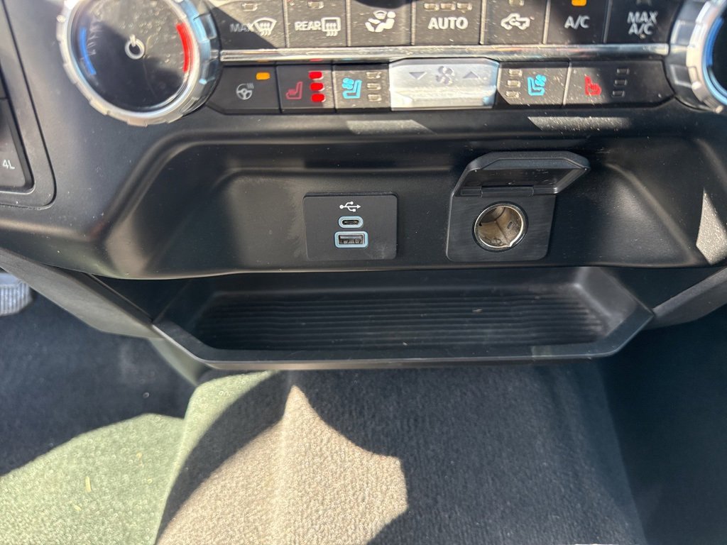 Used 2023 Ford F250 Lariat w/ Chrome Package image 38