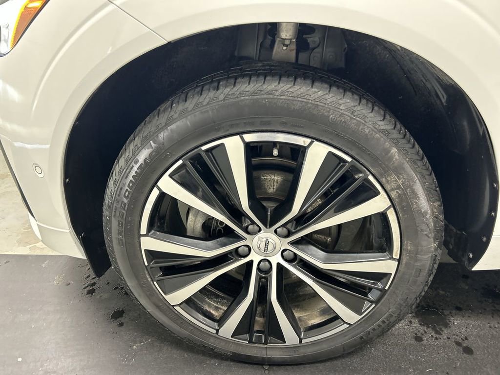 Used 2023 Volvo XC60 B5 Plus w/ Climate Package AWD/4WD image 8