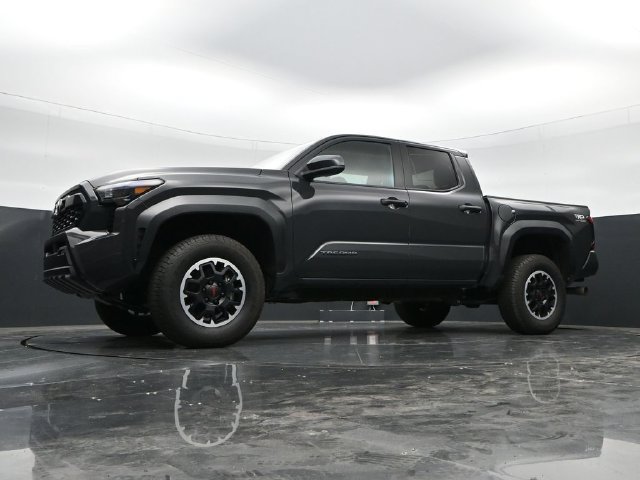 Used 2024 Toyota Tacoma TRD Off-Road AWD/4WD image 39