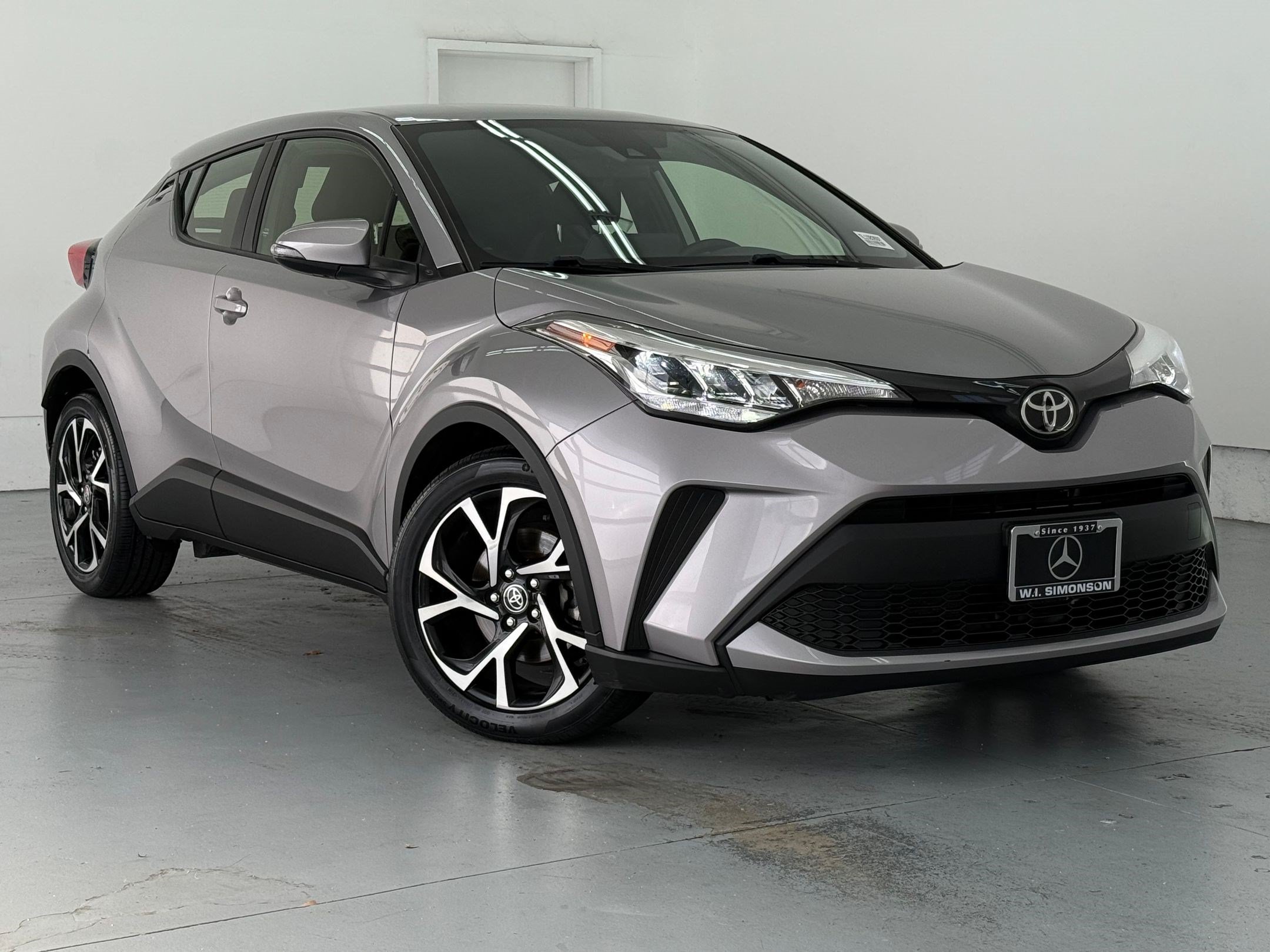 Used 2020 Toyota C-HR XLE FWD image 6