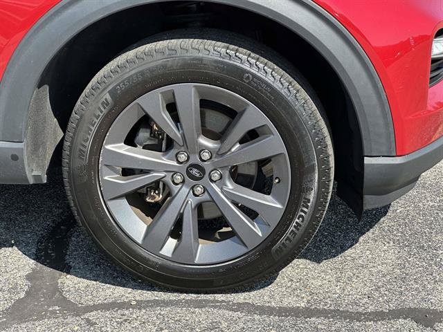 Used 2023 Ford Explorer XLT w/ Equipment Group 202A AWD/4WD image 7