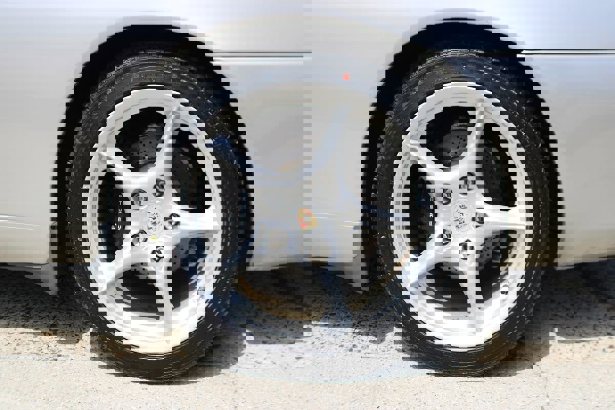 Used 2003 Porsche 911 Cabriolet image 33