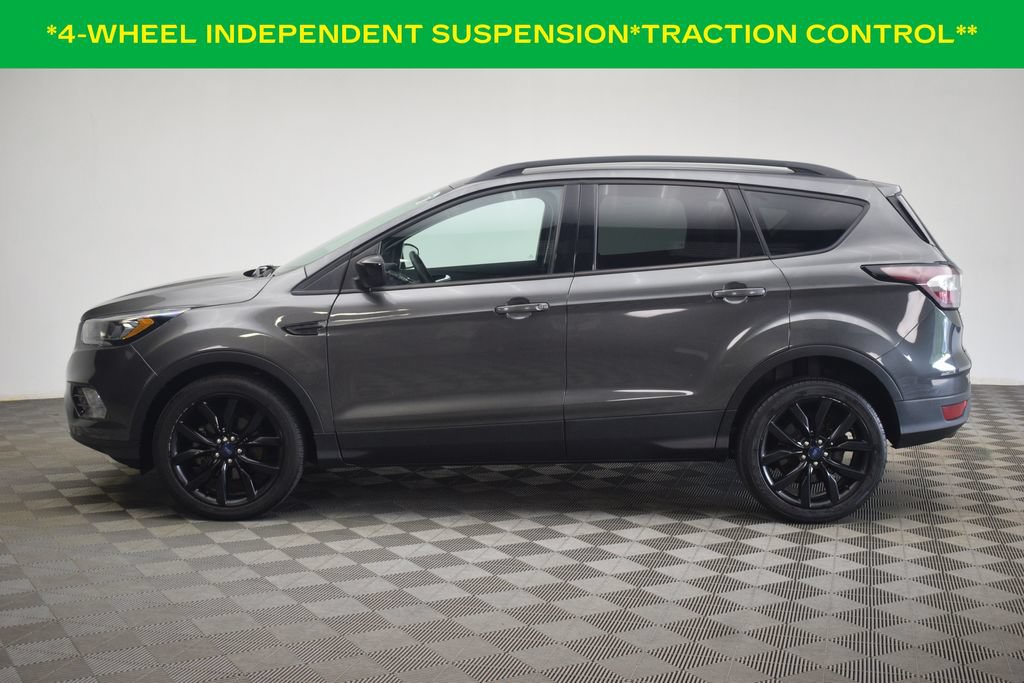 Used 2018 Ford Escape SE w/ SE Sport Appearance Package FWD image 9