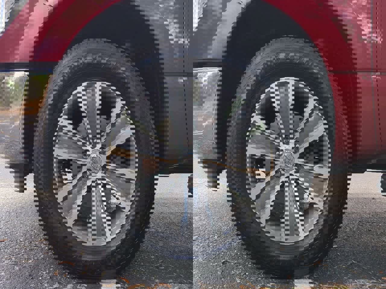 Used 2018 Nissan Titan SL image 14