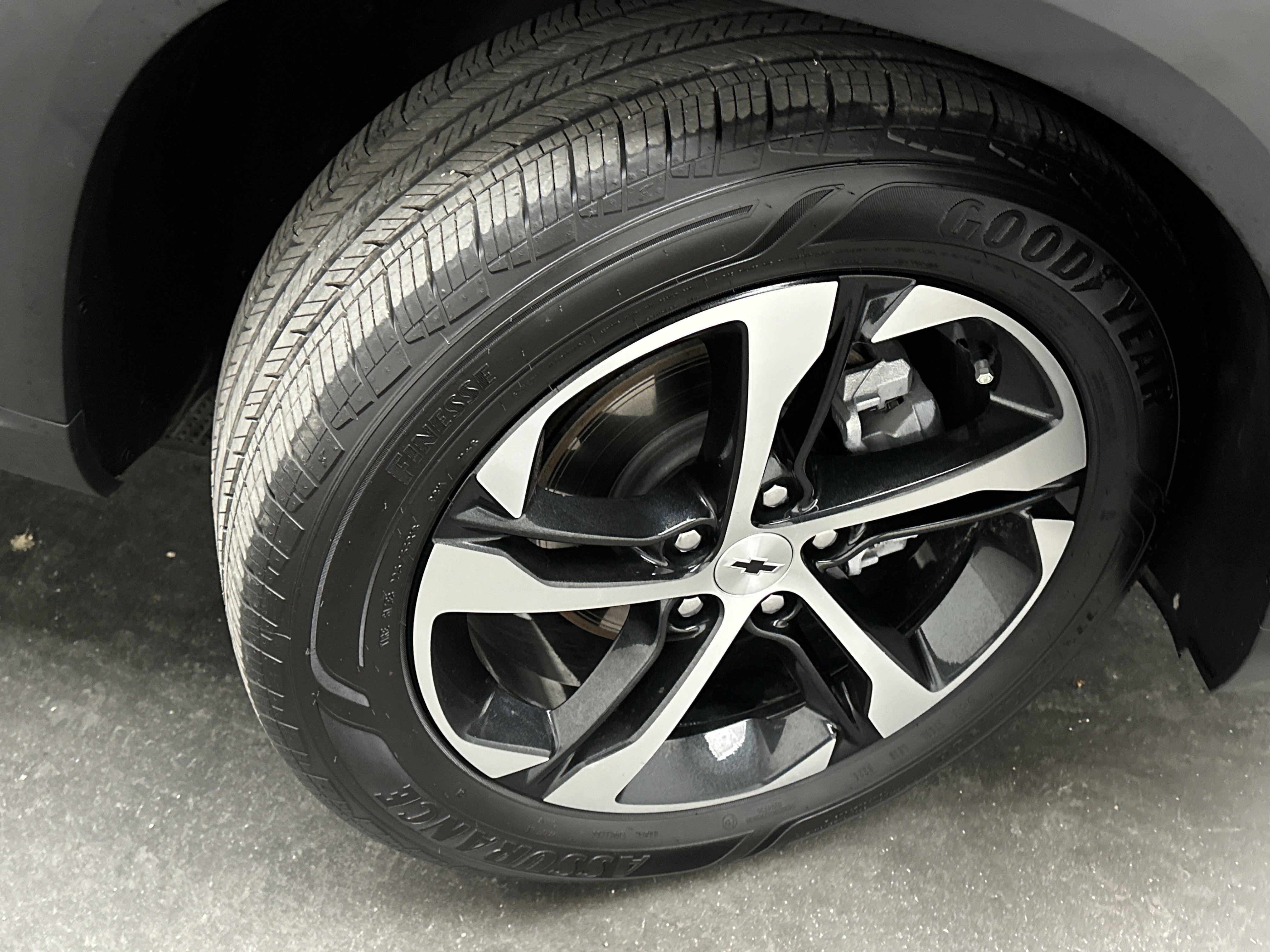 Used 2025 Chevrolet Trax RS FWD image 10