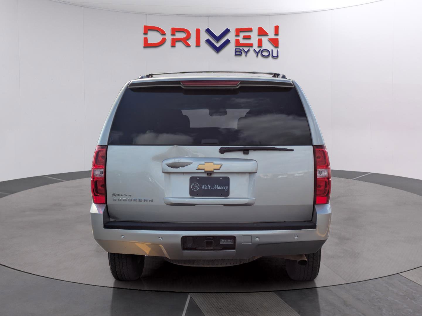 Used 2013 Chevrolet Suburban 2500 LT image 4