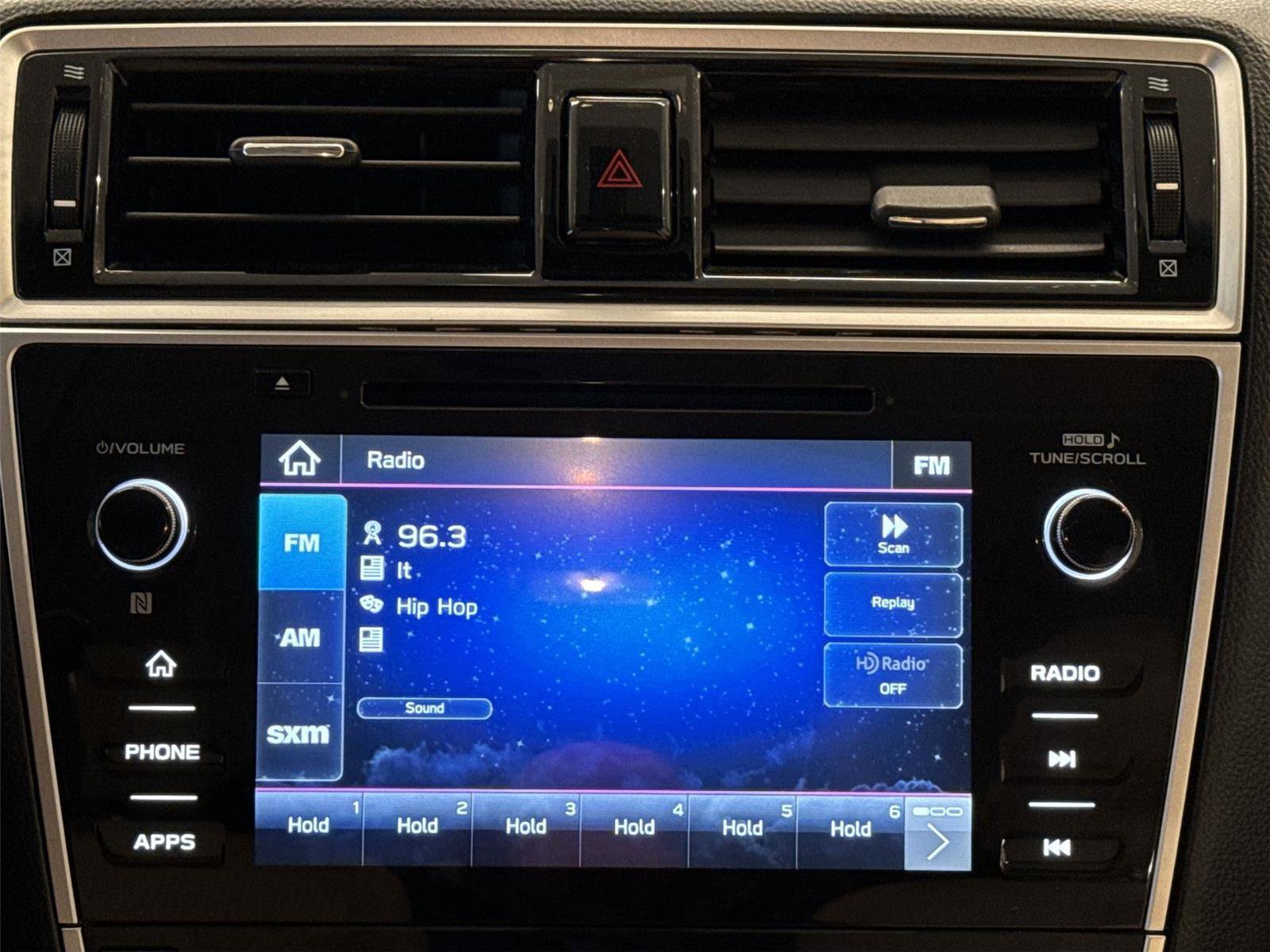 Used 2019 Subaru Outback 2.5i Premium image 12