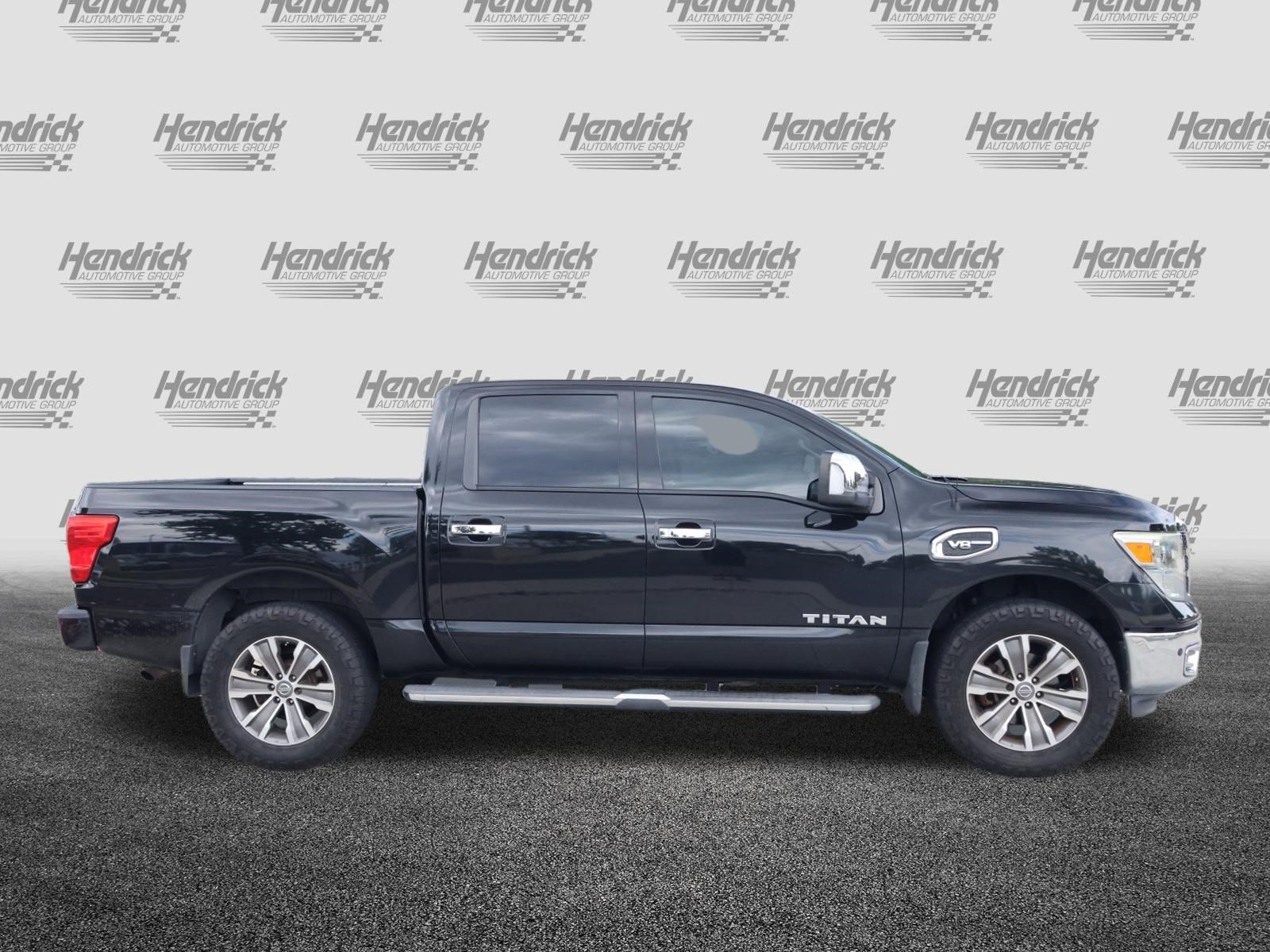Used 2017 Nissan Titan SL w/ SL Towing Convenience Package AWD/4WD image 10