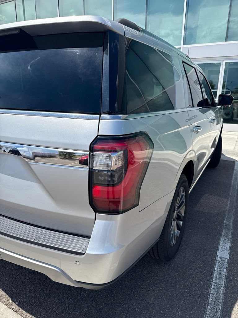 Used 2019 Ford Expedition Limited AWD/4WD image 3