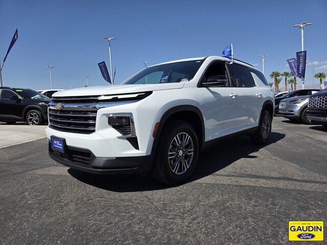Used 2025 Chevrolet Traverse LT AWD/4WD image 3