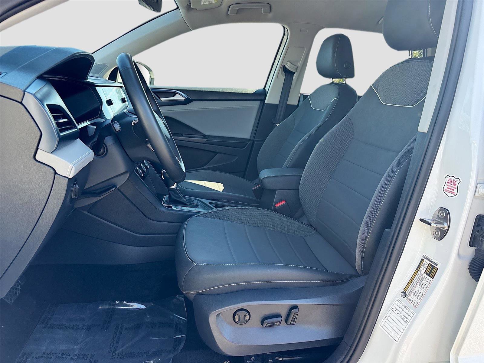 Used 2024 Volkswagen Taos SE image 23