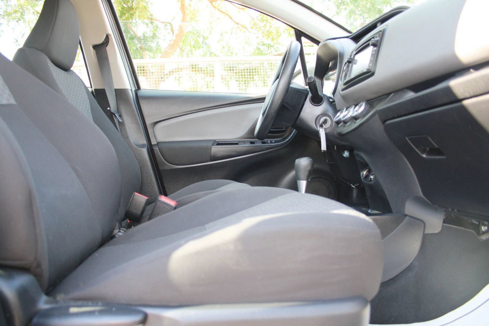 Used 2015 Toyota Yaris L FWD image 9