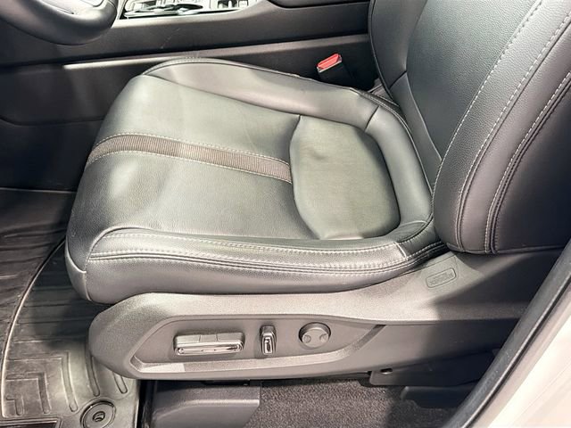 Used 2025 Honda Pilot Touring image 17