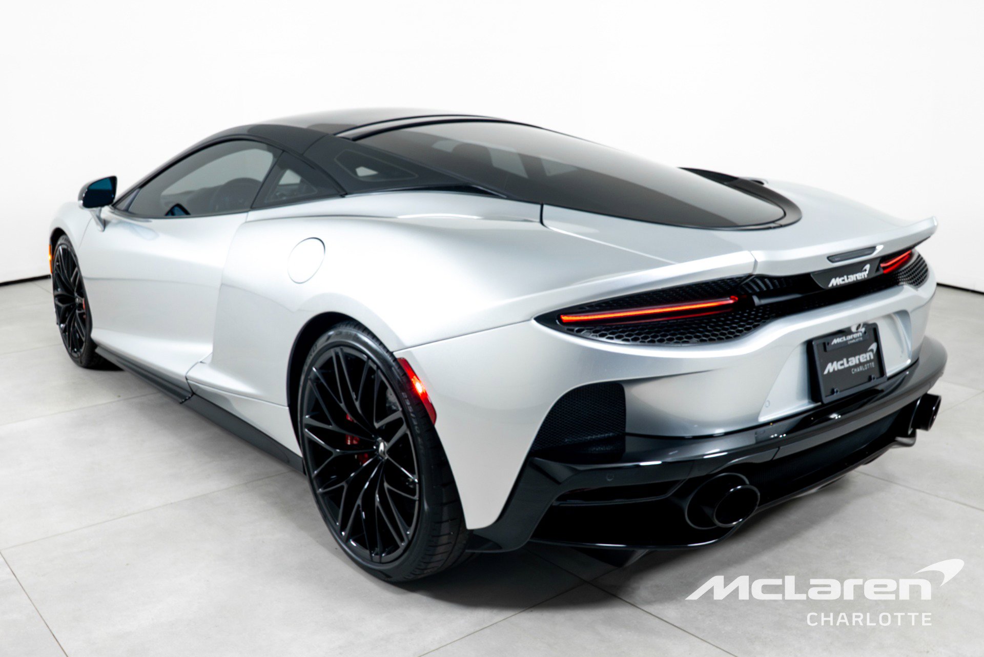Used 2023 McLaren GT RWD image 6