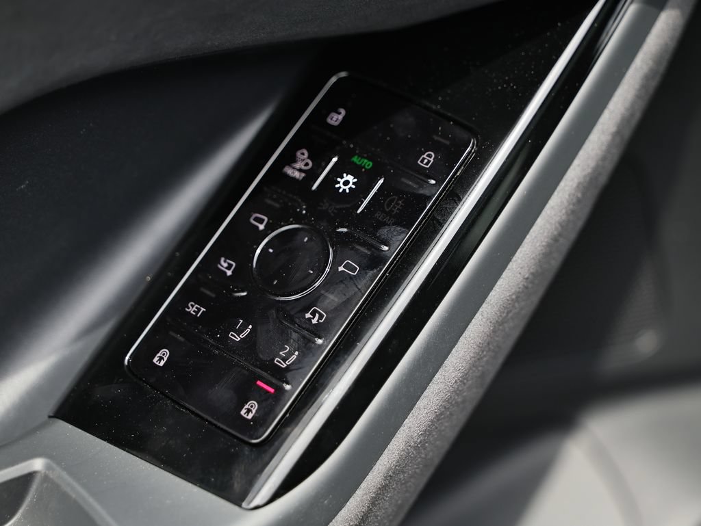 New 2027 Audi SQ6 e-tron Premium Plus AWD/4WD image 16
