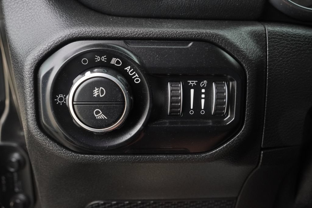 Used 2021 Jeep Gladiator Overland w/ Popular Equipment Package AWD/4WD image 18