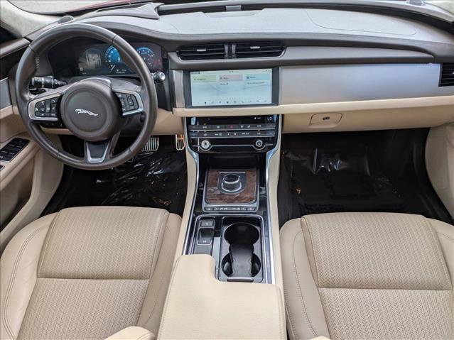Used 2019 Jaguar XF Prestige image 17