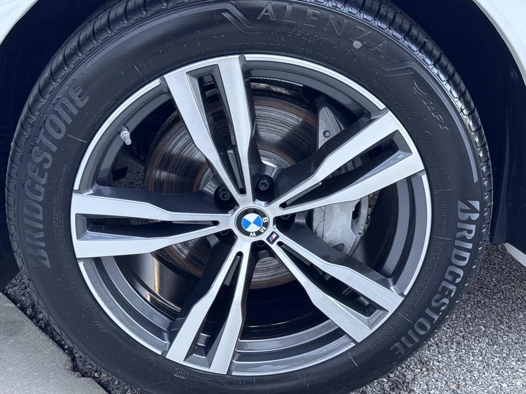 Used 2026 BMW X7 xDrive40i w/ M Sport Package AWD/4WD image 12