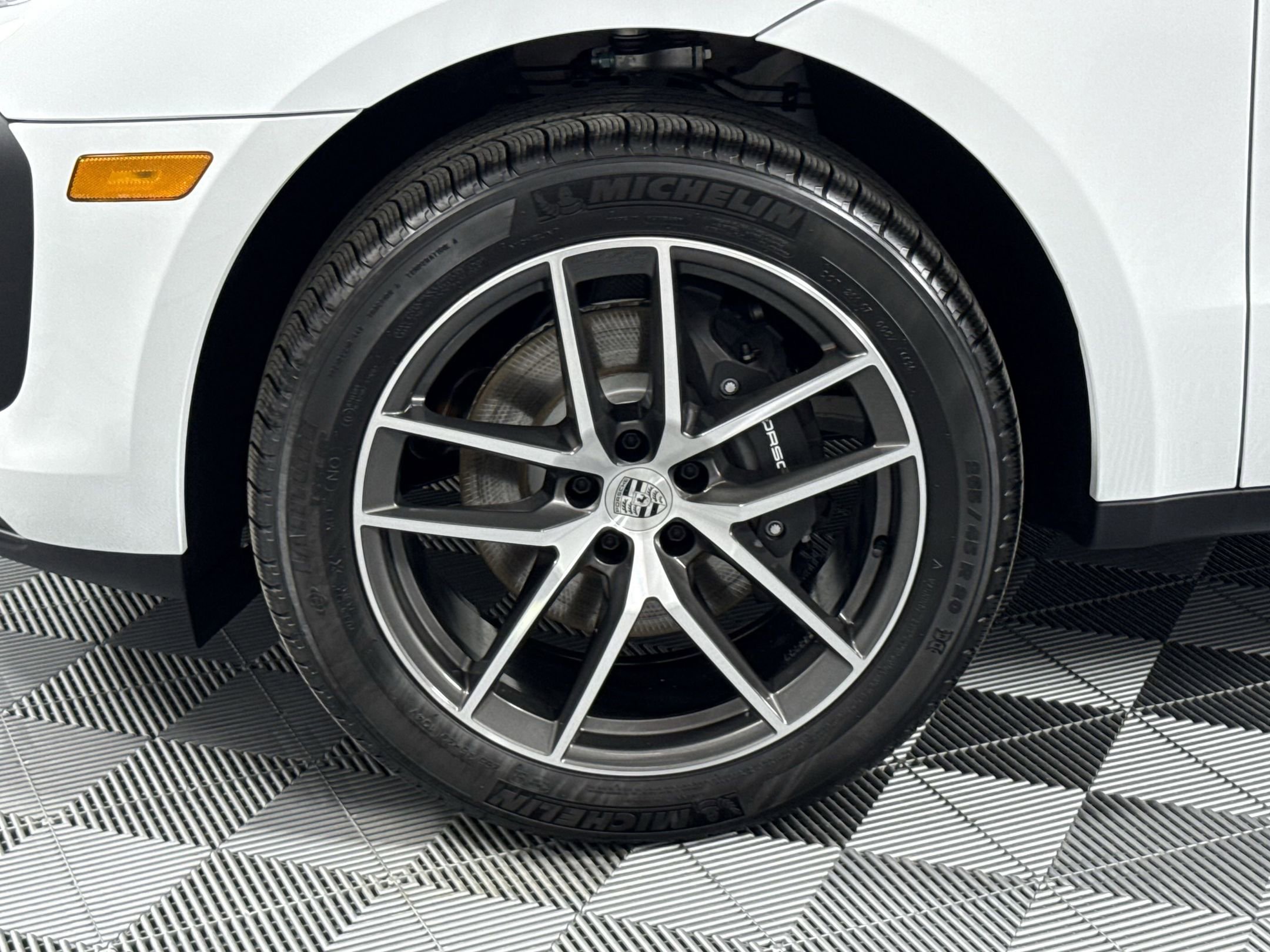 New 2025 Porsche Macan image 12