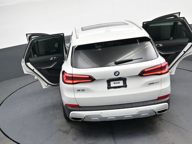 Used 2023 BMW X5 xDrive40i w/ Climate Comfort Package image 40