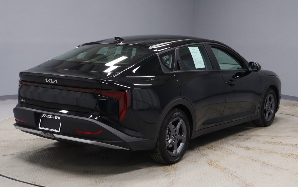 Used 2025 Kia K4 LXS image 11