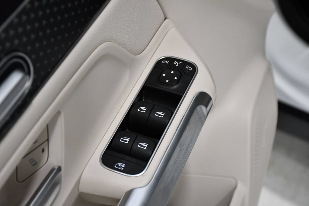 Certified 2026 Mercedes-Benz GLB 250 4MATIC image 18