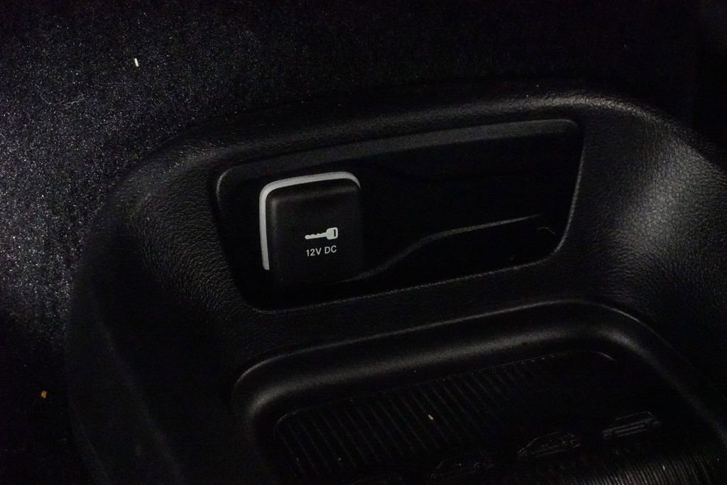 Used 2025 Chrysler Pacifica Select image 27