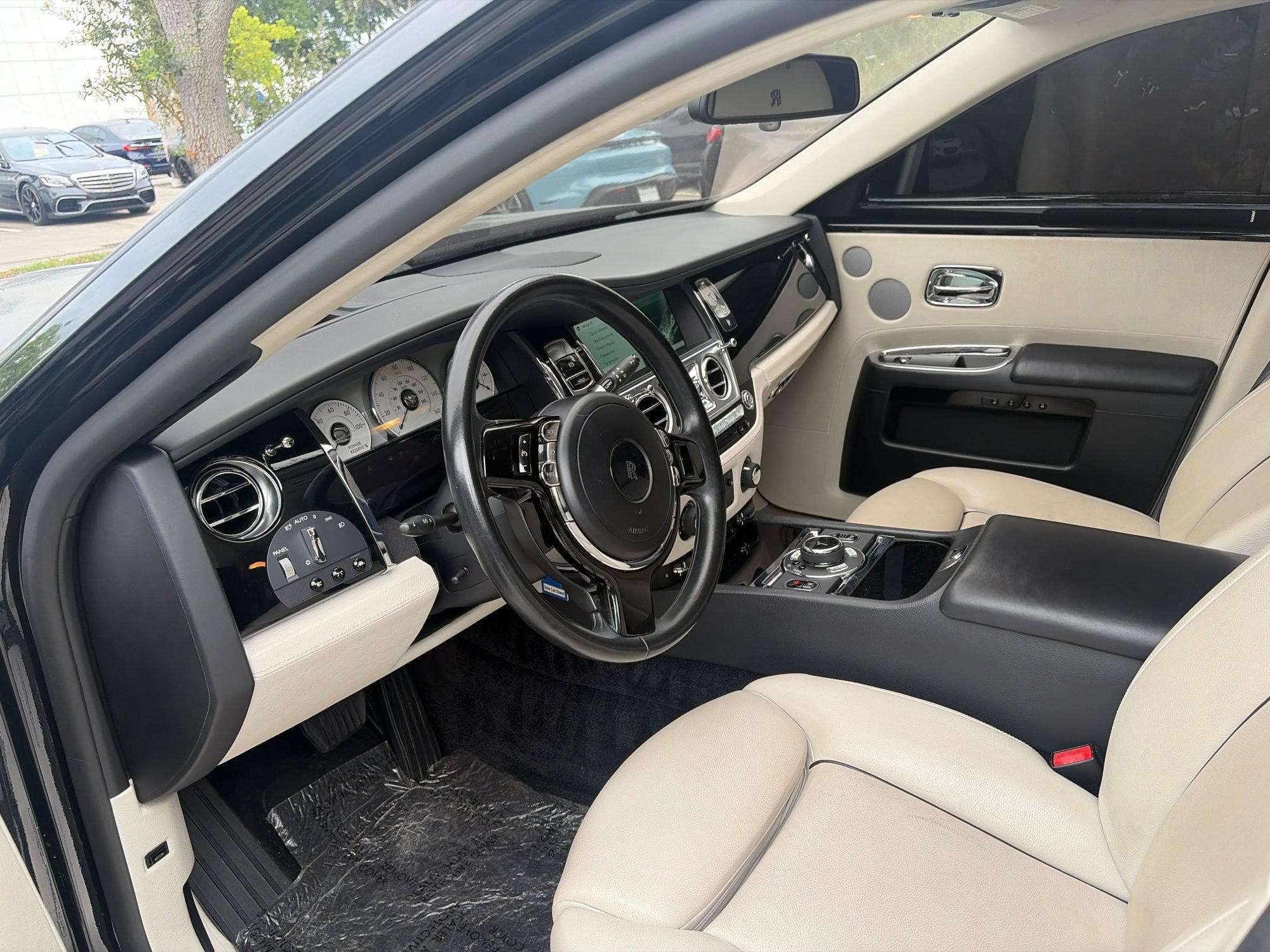 Used 2015 Rolls-Royce Ghost RWD image 5