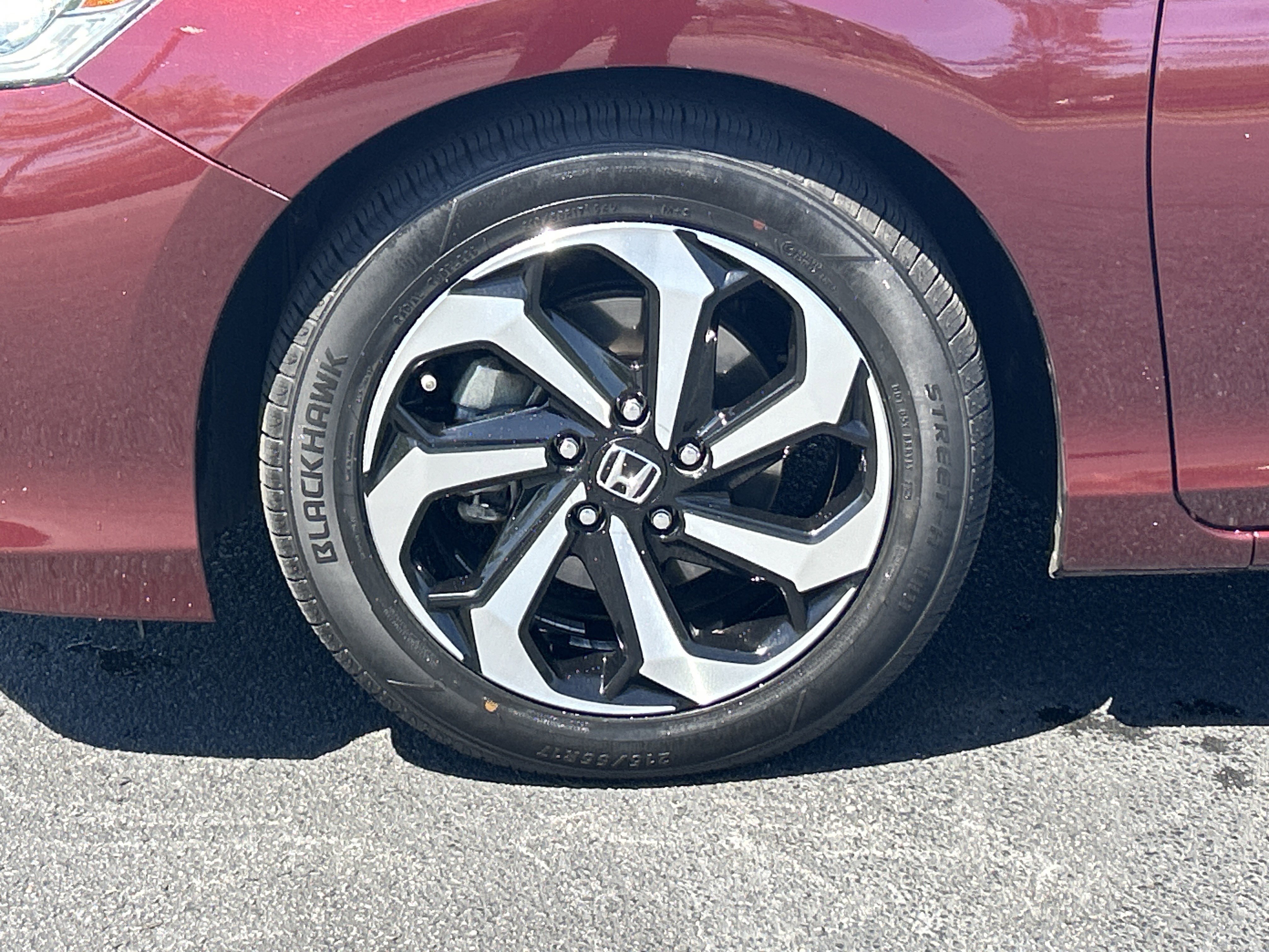 Used 2017 Honda Accord EX-L image 32