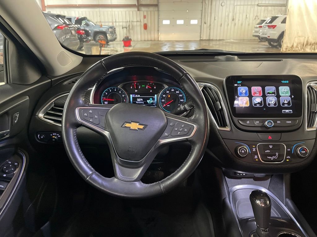 Used 2018 Chevrolet Malibu LT image 14