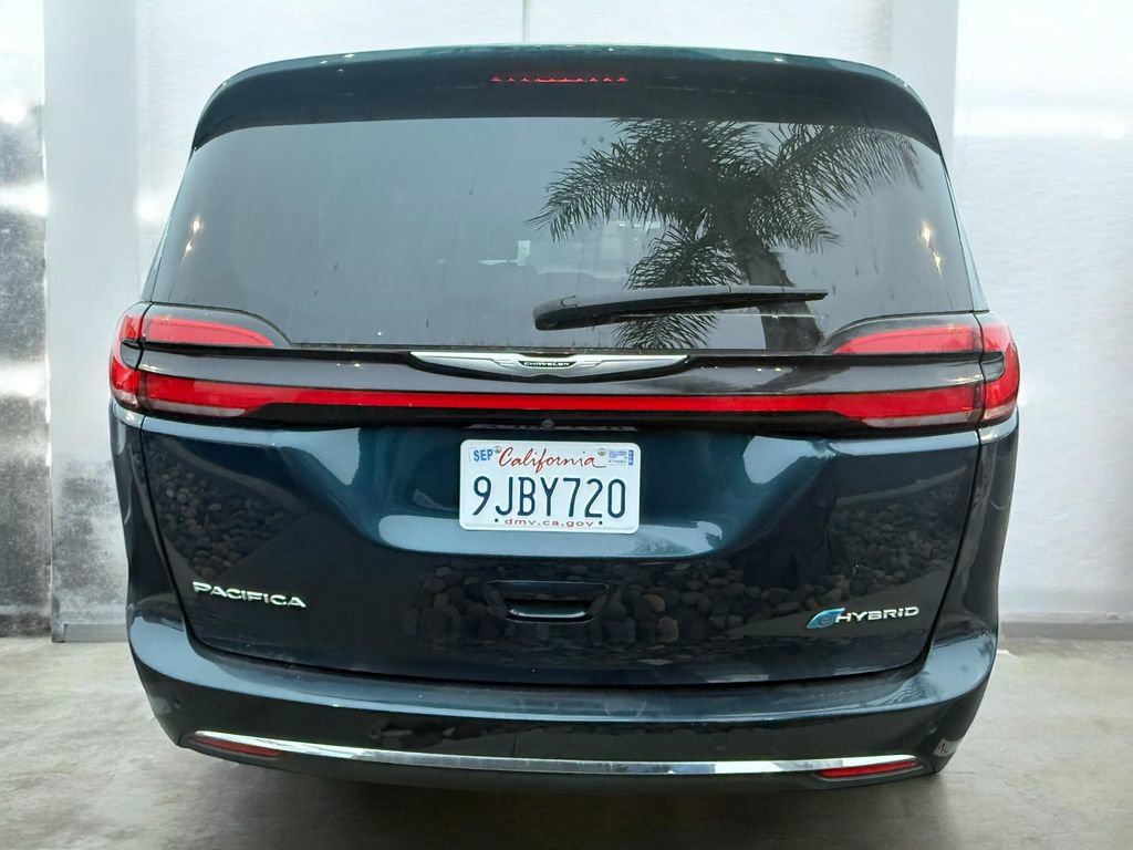Used 2023 Chrysler Pacifica Touring-L image 4